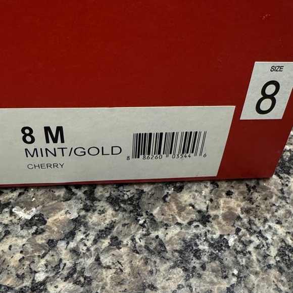 Violet & Red women’s Gold and Green Heels NWT 8 - Picture 13 of 15